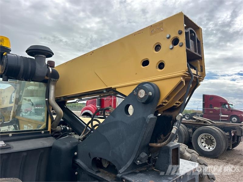 CAT TL642 Телескопічні навантажувачі