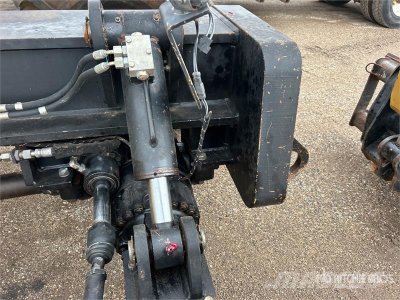 CAT TL642 Телескопічні навантажувачі