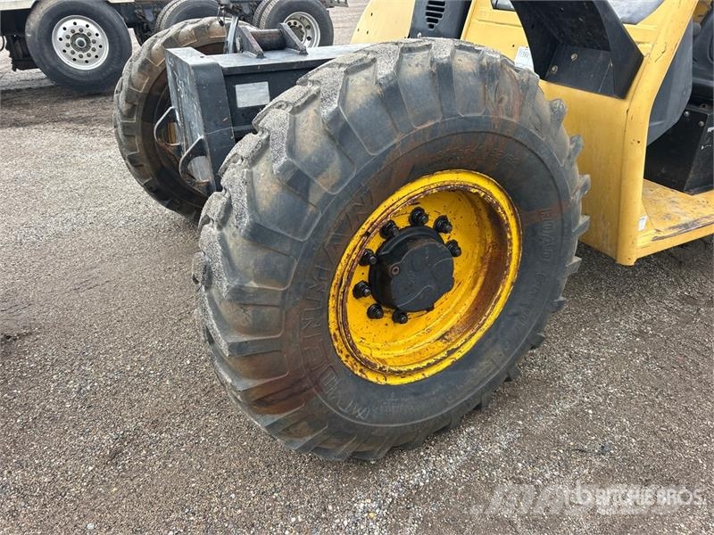 CAT TL642 Телескопічні навантажувачі
