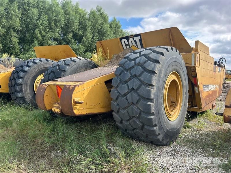 CAT TS220 2 Tire Ejector Pull Scraper 刮土機