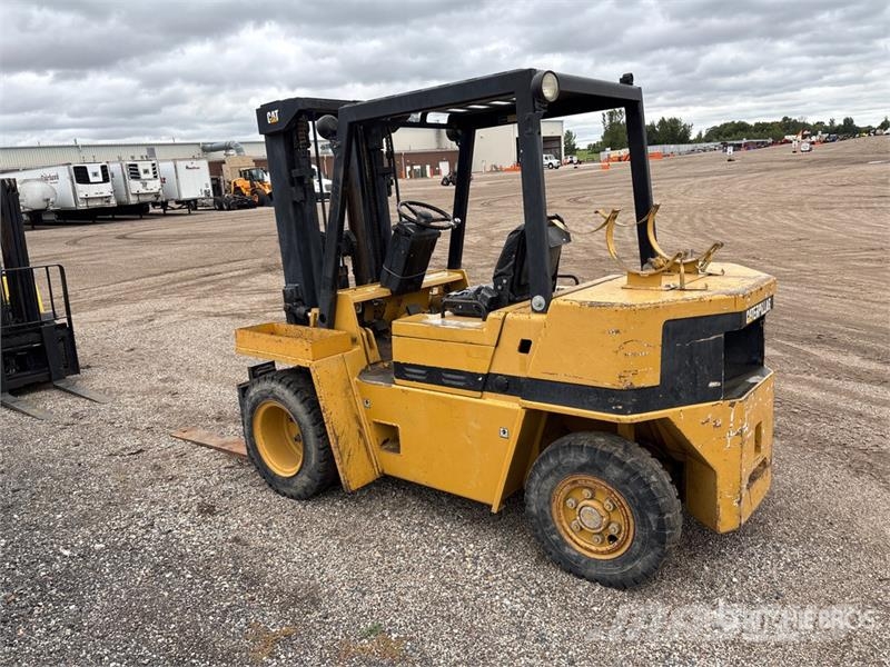 CAT V80F 8000 lb Pneumatic Tire Forklift 堆高機(叉車)-其他