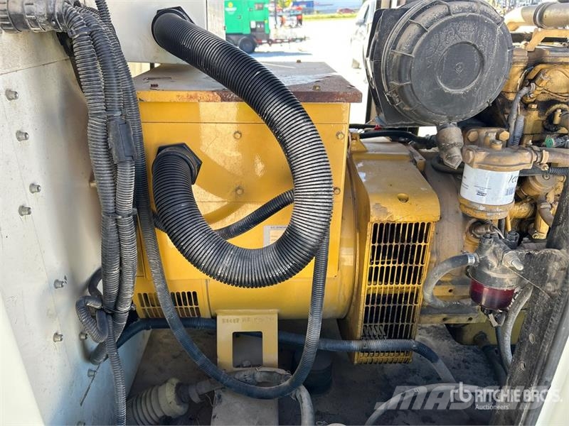 CAT XQ30-8 Naftové generátory