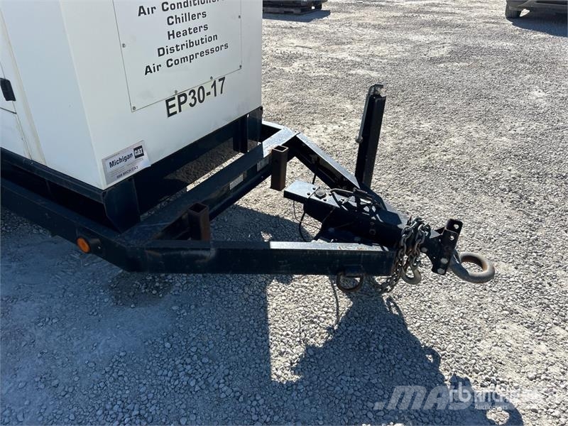 CAT XQ30-8 Naftové generátory
