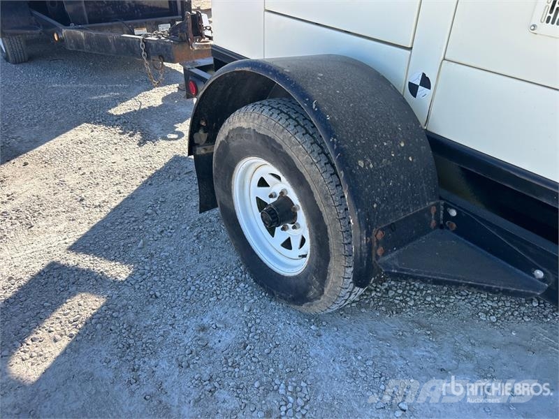 CAT XQ30-8 Naftové generátory