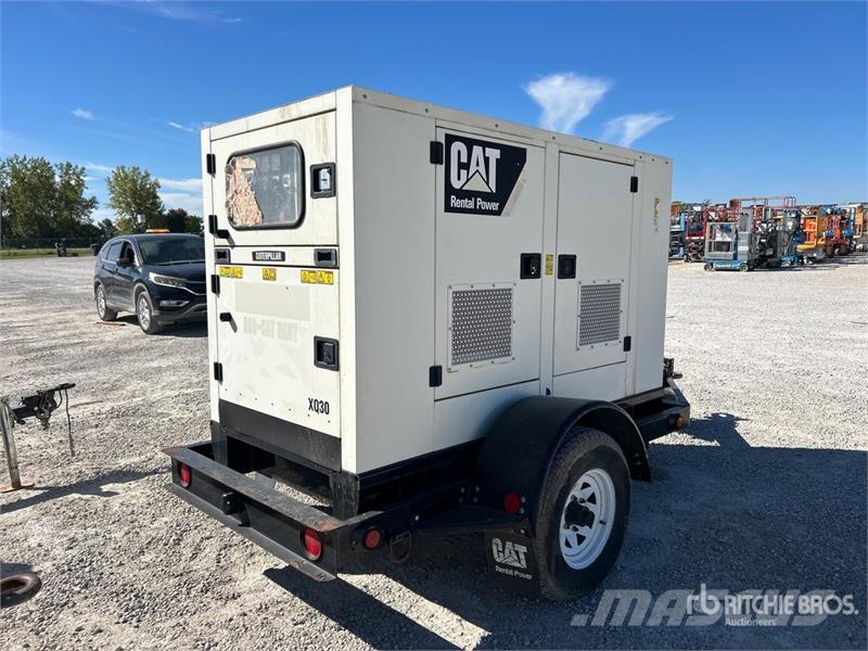 CAT XQ30-8 Naftové generátory