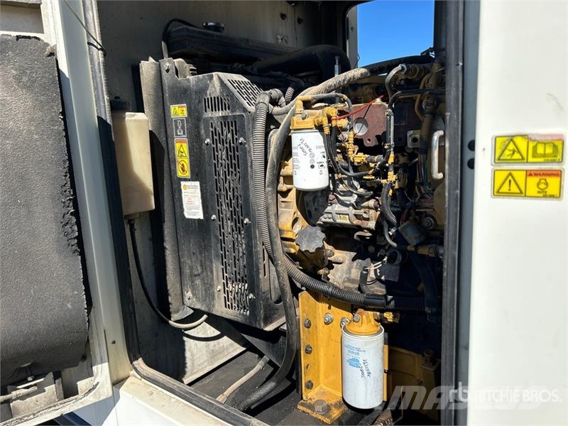 CAT XQ60-6 55 kW Mobile Generator Set Naftové generátory