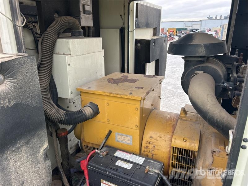 CAT XQ60-6 55 kW Mobile Generator Set Diiselgeneraatorid