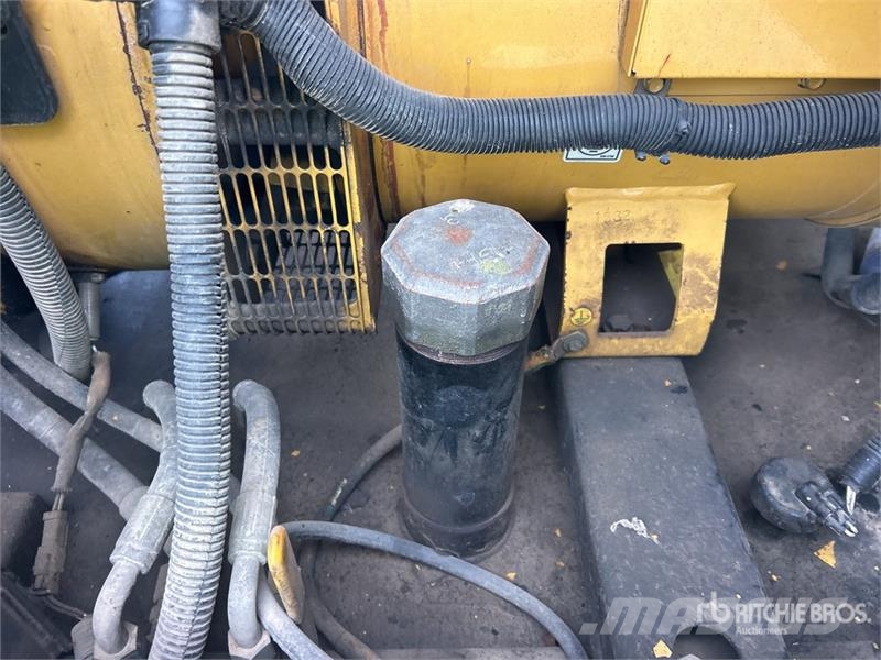 CAT XQ60-6 55 kW Mobile Generator Set Diiselgeneraatorid