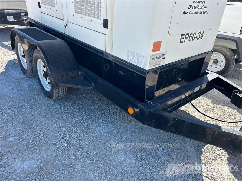 CAT XQ60-6 55 kW Mobile Generator Set Naftové generátory