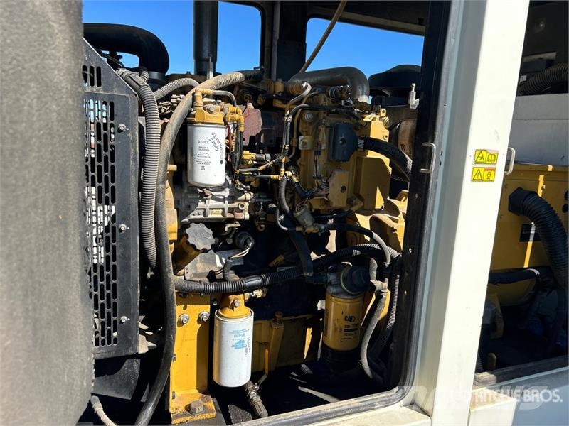 CAT XQ60-6 55 kW Mobile Generator Set Naftové generátory