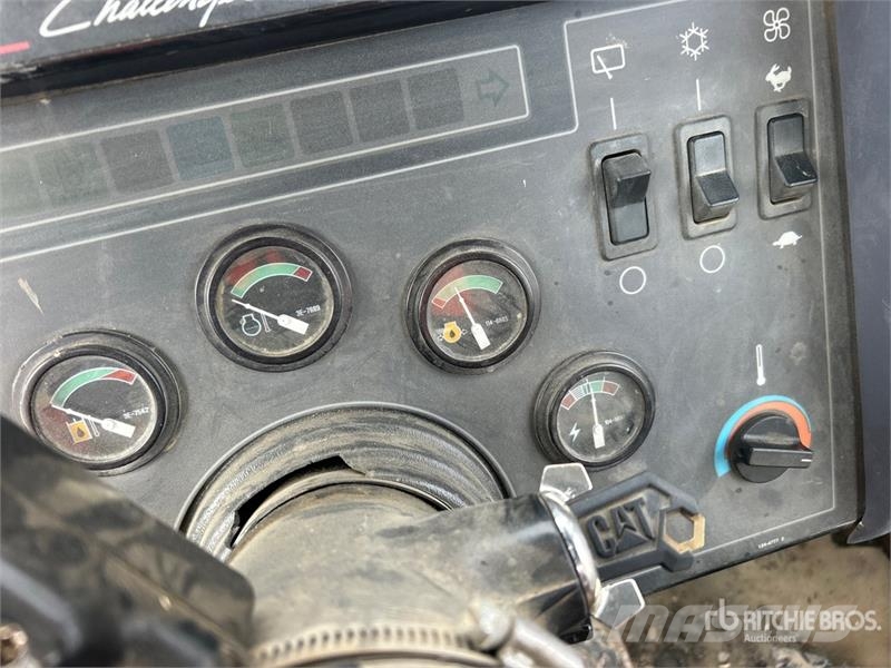 Challenger 85D Track Tractor الجرارات