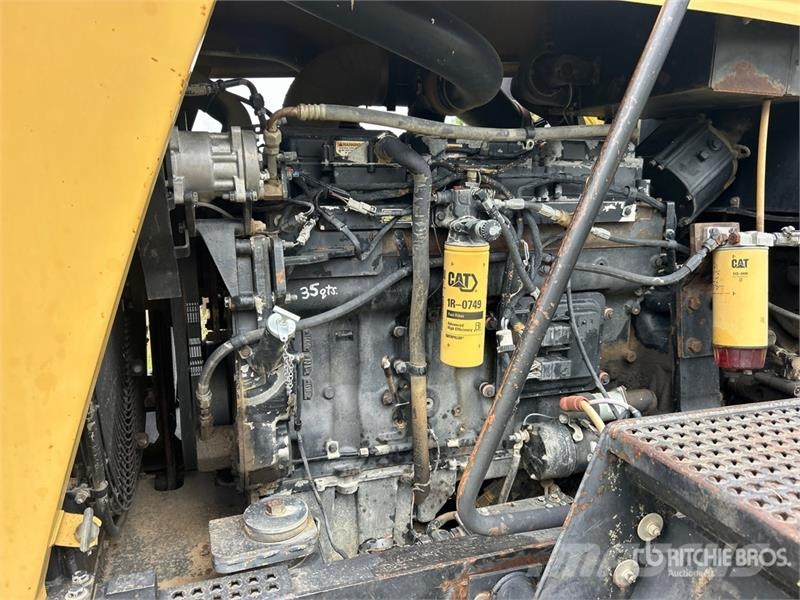 Challenger 85D Track Tractor Tractors