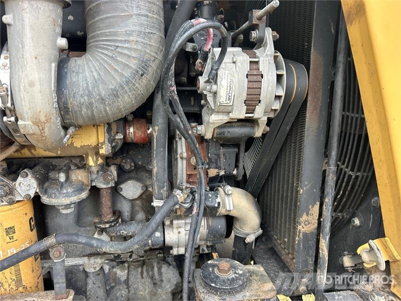 Challenger 85D Track Tractor Tractors