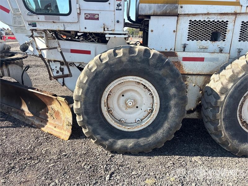 Champion 710A Motor Grader Gredere
