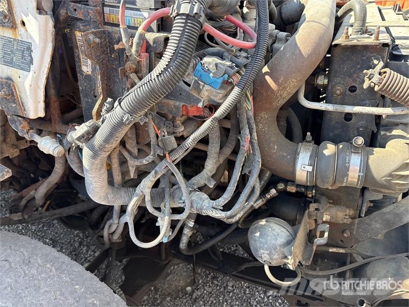Chevrolet 4500 Tovornjaki s kesonom/platojem