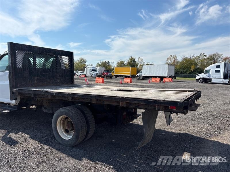 Chevrolet 4500 Tovornjaki s kesonom/platojem