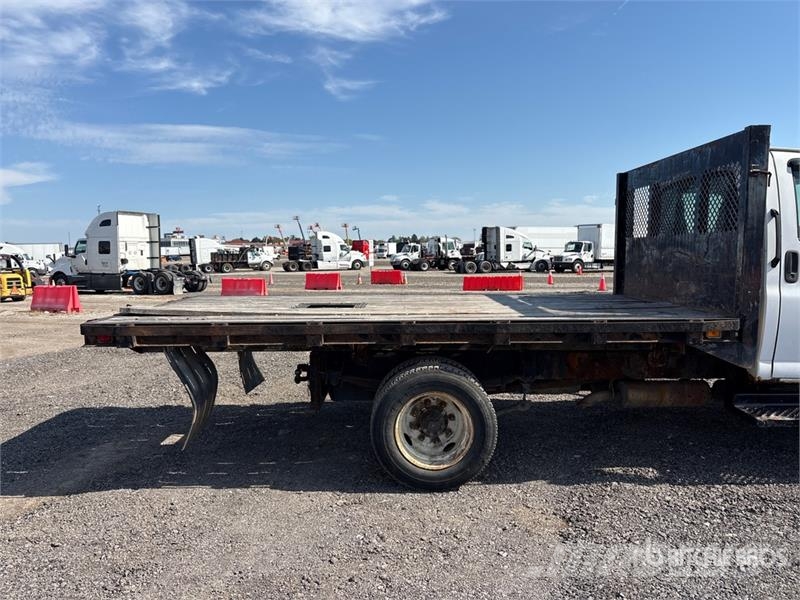 Chevrolet 4500 Tovornjaki s kesonom/platojem