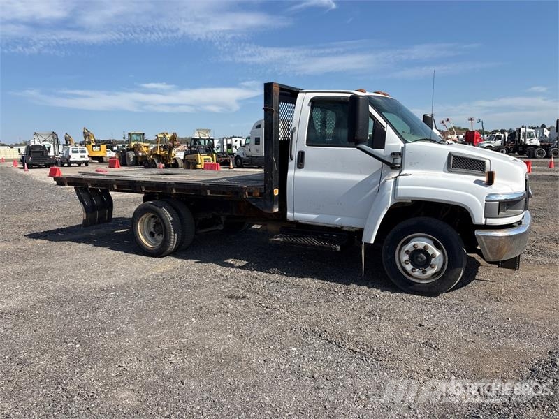 Chevrolet 4500 Tovornjaki s kesonom/platojem