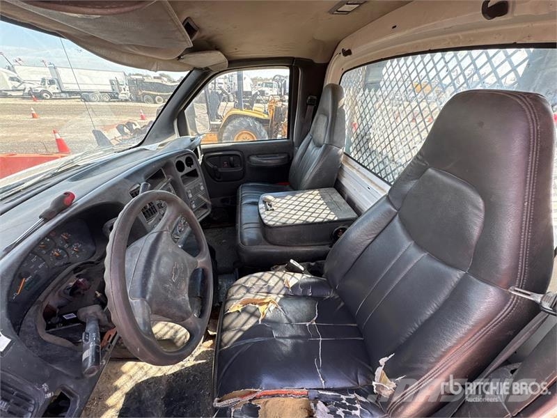 Chevrolet 4500 Tovornjaki s kesonom/platojem