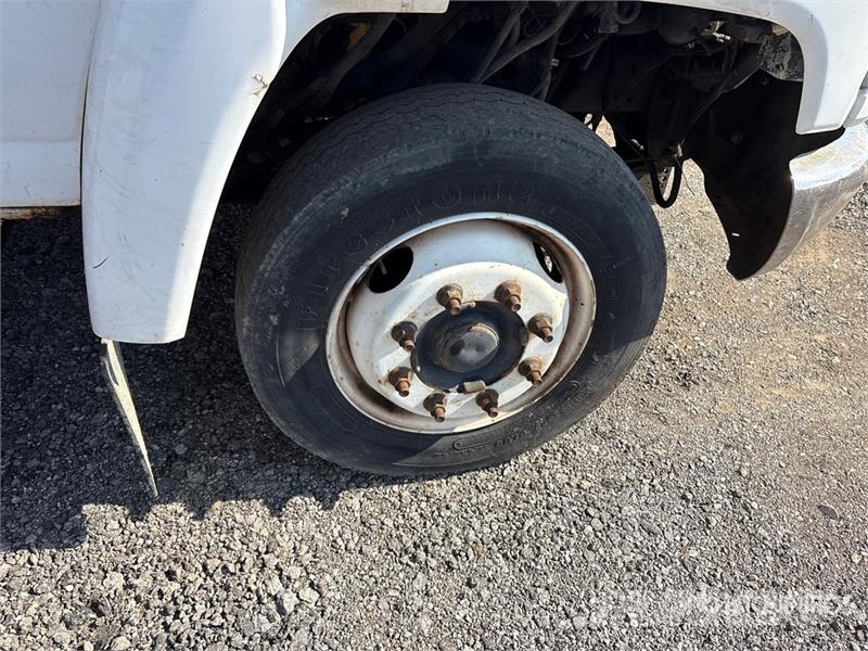 Chevrolet 4500 Tovornjaki s kesonom/platojem