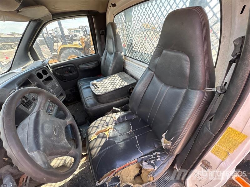 Chevrolet 4500 Tovornjaki s kesonom/platojem