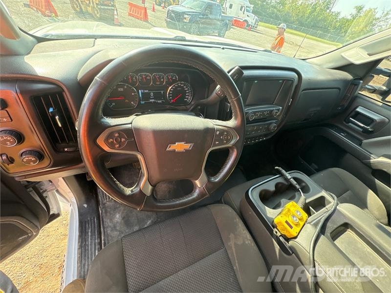 Chevrolet 6500 HD 4x4 S/A Dump Truck Wywrotki
