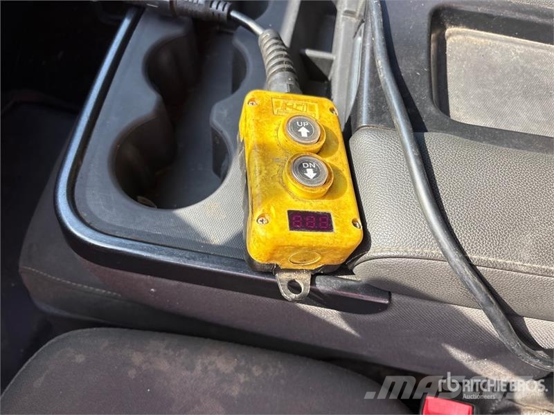 Chevrolet 6500 HD 4x4 S/A Dump Truck Wywrotki