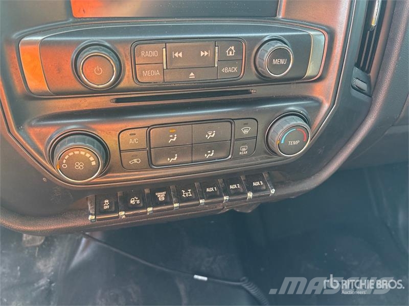 Chevrolet 6500 HD 4x4 S/A Dump Truck Wywrotki