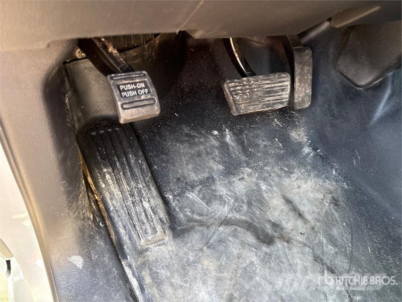 Chevrolet 6500 HD 4x4 S/A Dump Truck Wywrotki