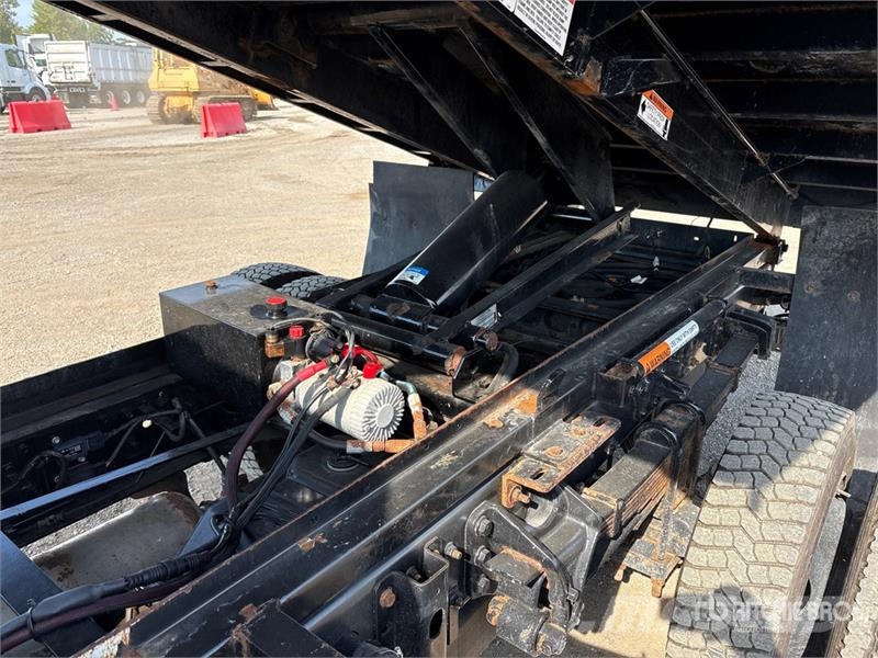 Chevrolet 6500 HD 4x4 S/A Dump Truck Wywrotki