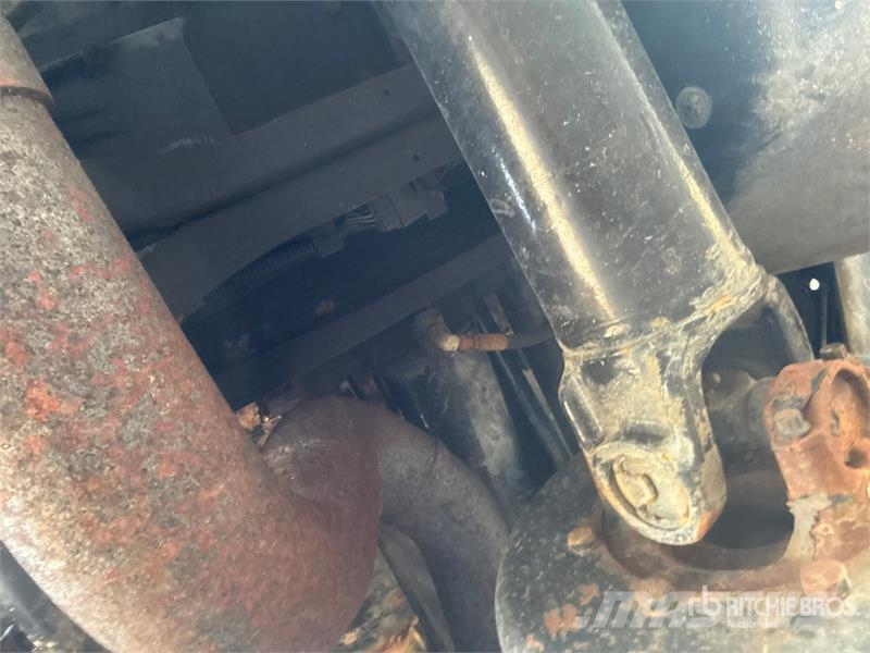 Chevrolet 6500 HD 4x4 S/A Dump Truck Wywrotki