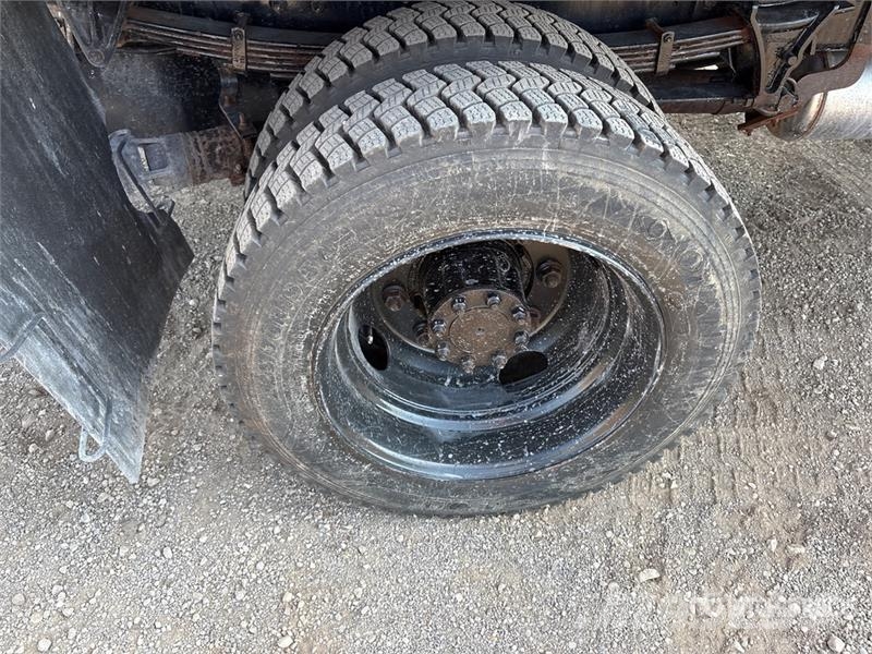 Chevrolet 6500 HD 4x4 S/A Dump Truck Wywrotki