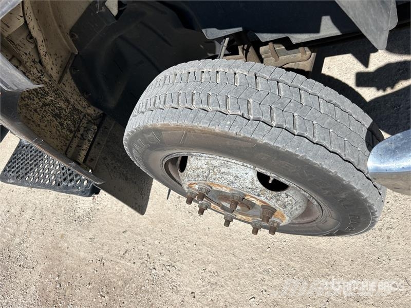 Chevrolet C4500 4x2 Dump Truck Camiones bañeras basculantes o volquetes