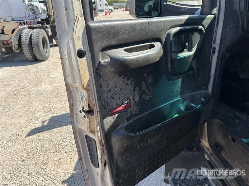 Chevrolet C4500 4x2 Dump Truck Camiones bañeras basculantes o volquetes