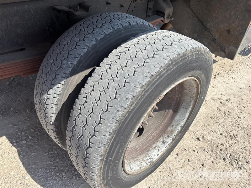Chevrolet C4500 4x2 Dump Truck Camiones bañeras basculantes o volquetes