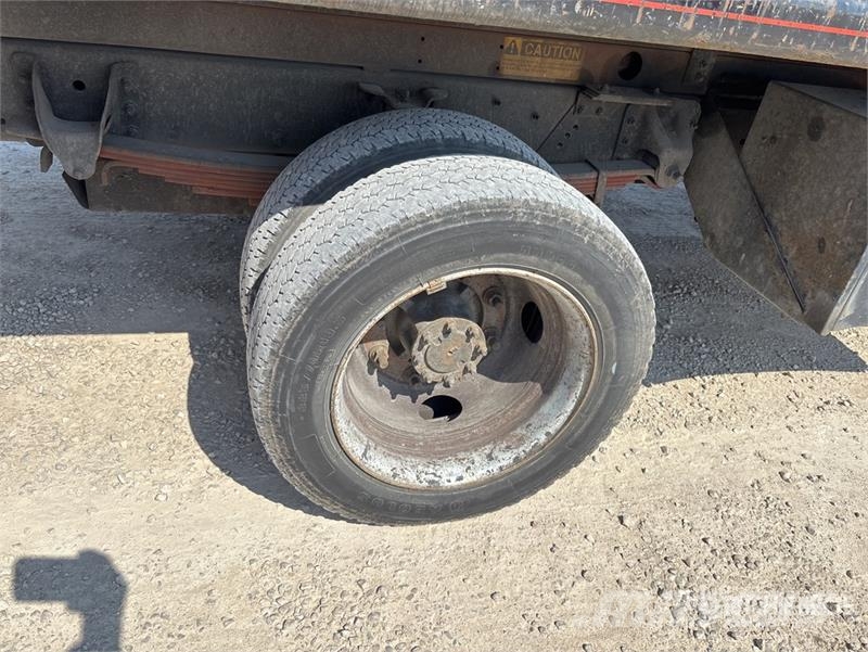 Chevrolet C4500 4x2 Dump Truck Camiones bañeras basculantes o volquetes