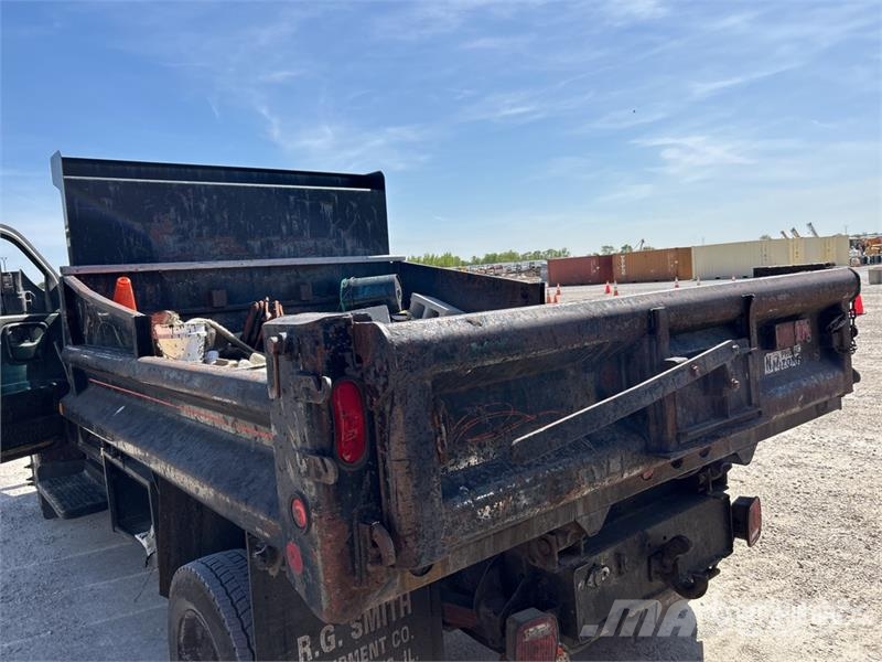 Chevrolet C4500 4x2 Dump Truck Camiones bañeras basculantes o volquetes