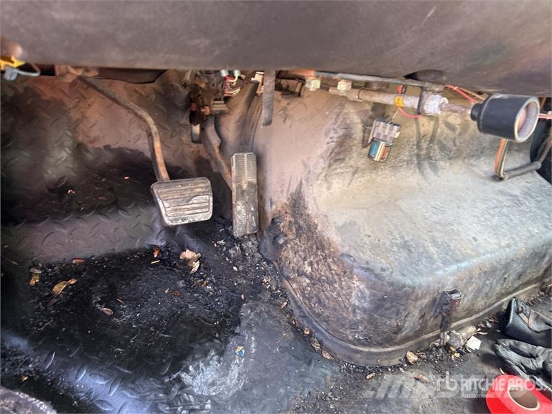 Chevrolet C4500 4x2 Dump Truck Camiones bañeras basculantes o volquetes