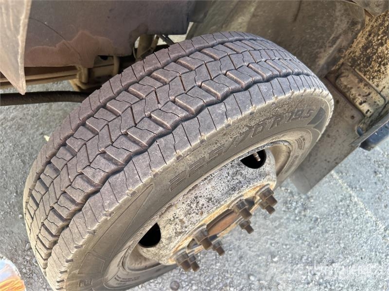 Chevrolet C4500 4x2 Dump Truck Camiones bañeras basculantes o volquetes