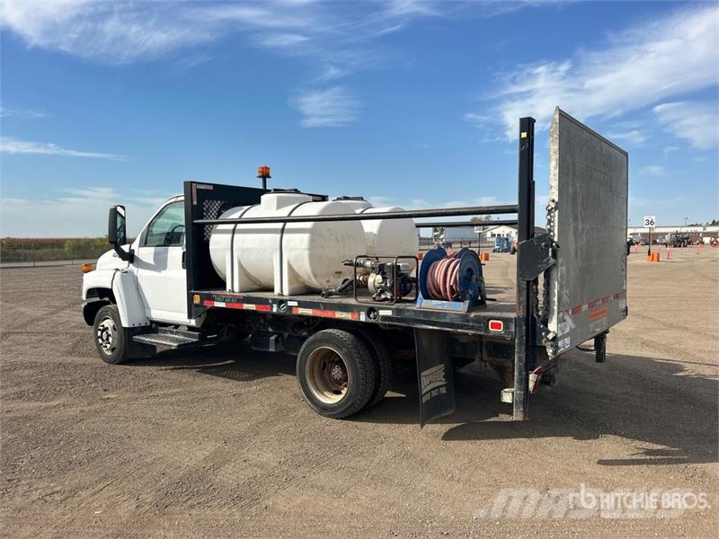 Chevrolet C4500 4x2 Flatbed Truck Tovornjaki s kesonom/platojem
