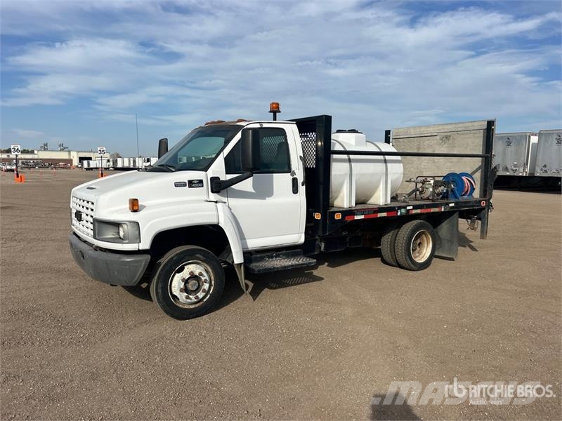 Chevrolet C4500 4x2 Flatbed Truck Tovornjaki s kesonom/platojem