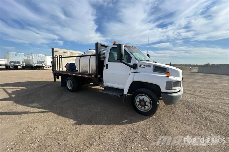 Chevrolet C4500 4x2 Flatbed Truck Tovornjaki s kesonom/platojem