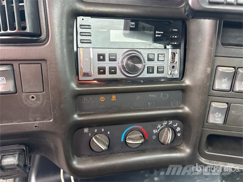 Chevrolet C4500 4x2 Service Truck 多目的／汎用車両