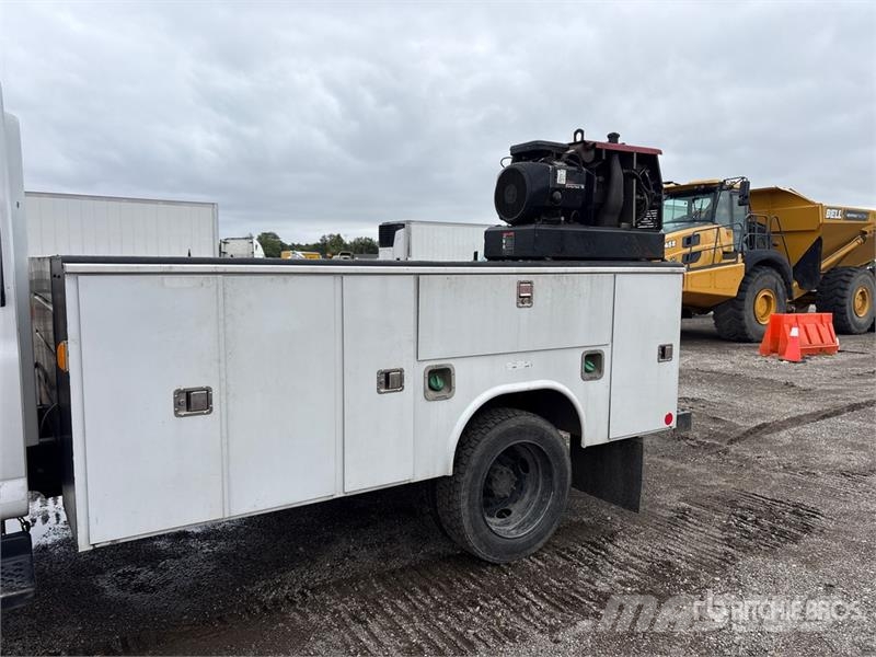 Chevrolet C4500 4x2 Service Truck 多目的／汎用車両