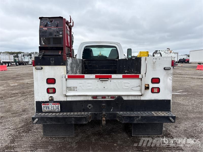 Chevrolet C4500 4x2 Service Truck 多目的／汎用車両