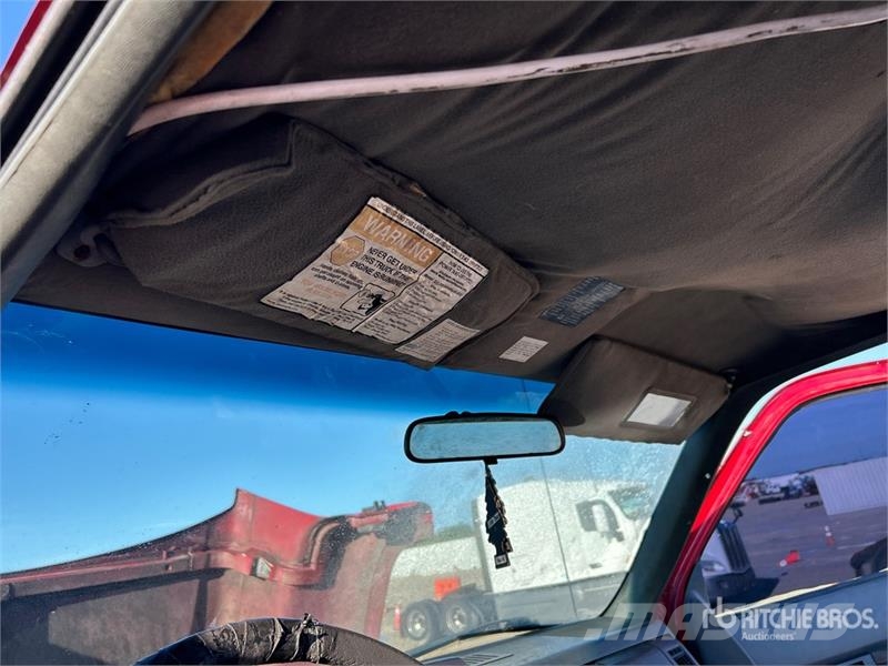 Chevrolet C6500 Kabíny a interiér