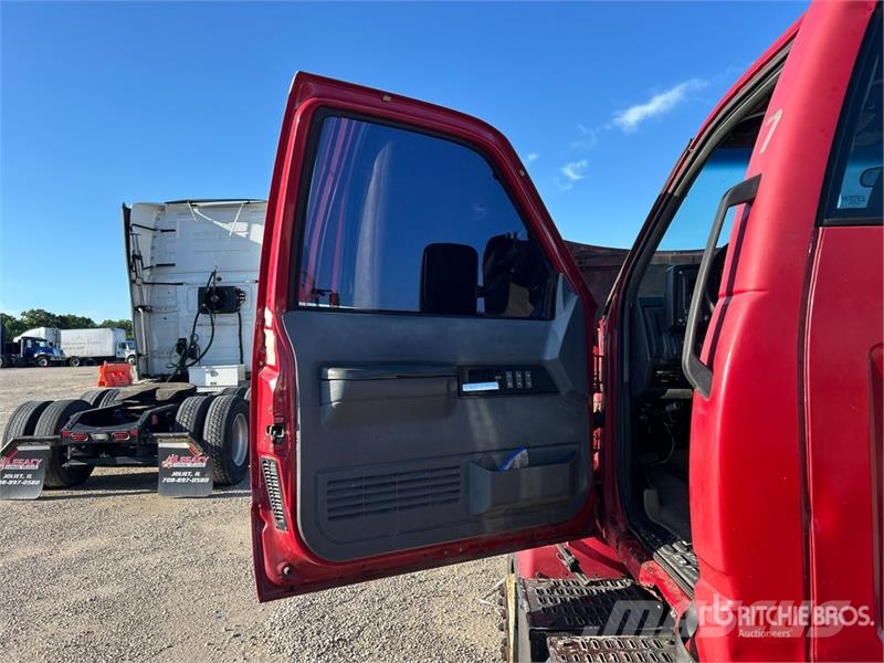 Chevrolet C6500 Kabíny a interiér