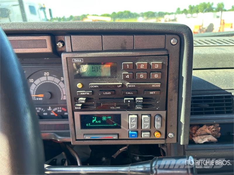 Chevrolet C6500 Kabíny a interiér