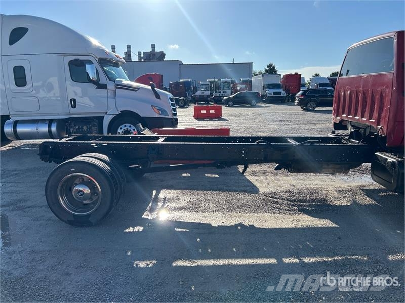 Chevrolet C6500 Kabíny a interiér