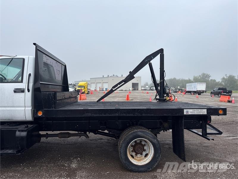 Chevrolet C6500 4x2 Flatbed Truck Tovornjaki s kesonom/platojem